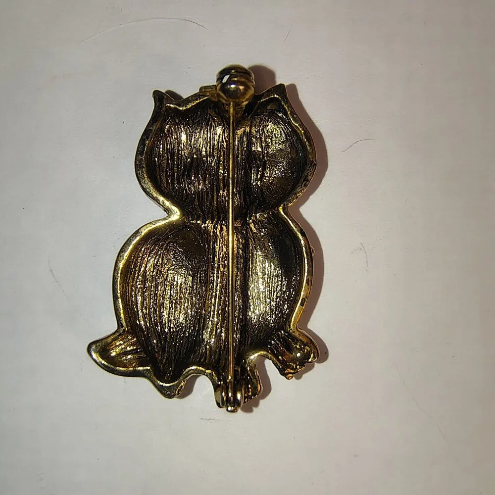 Vintage Gold Tone Owl Brooch‎ Red Eyes Textured Statement Pin
